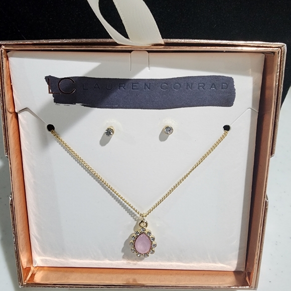 Set of stud earrings and pink stone and CZ stones - Picture 1 of 1